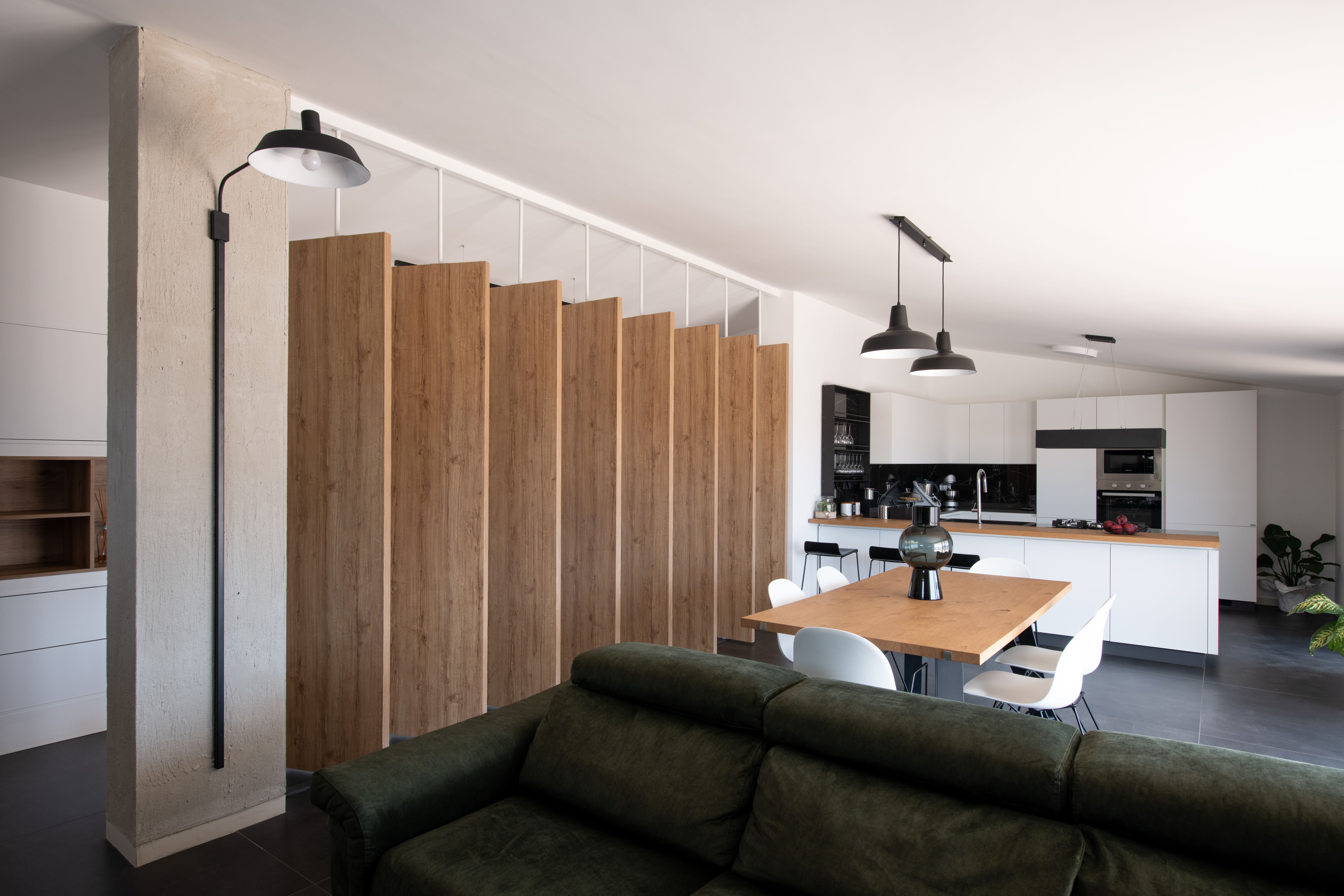 Image 3 of HOUSE 1105