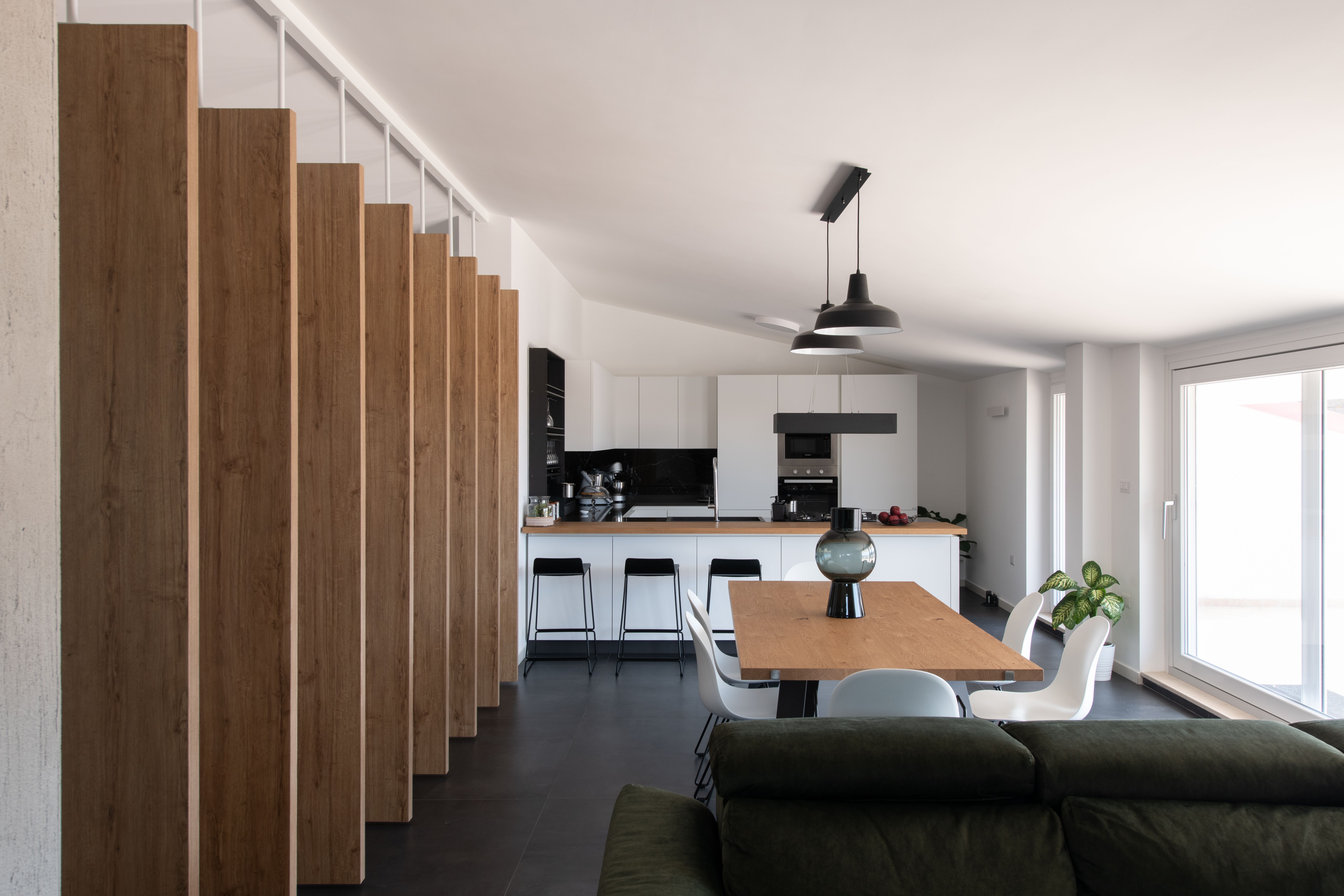 Image 6 of HOUSE 1105